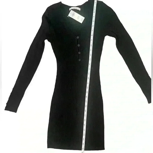 Abercrombie & Fitch Long Sleeve Knit Ribbed
Button Down Bodycon Dress Size XS - Picture 3 of 11